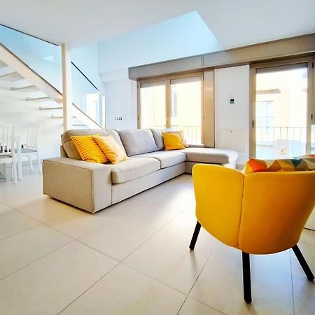 Moderno Apartamento Duplex En Terrassa Centro Buitenkant foto