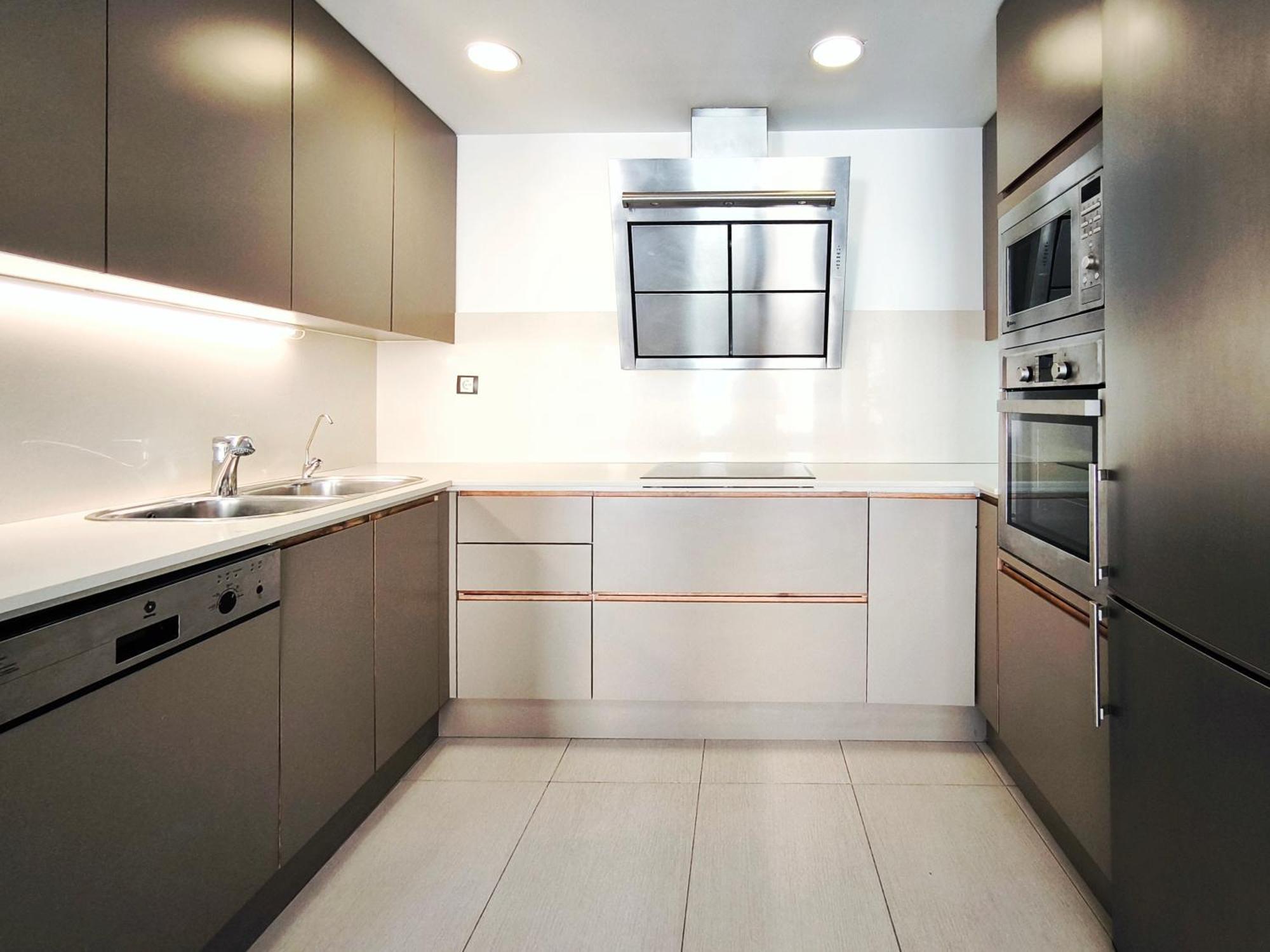 Moderno Apartamento Duplex En Terrassa Centro Buitenkant foto