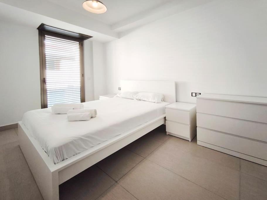 Moderno Apartamento Duplex En Terrassa Centro Buitenkant foto