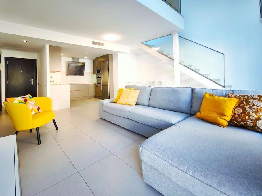 Moderno Apartamento Duplex En Terrassa Centro Buitenkant foto