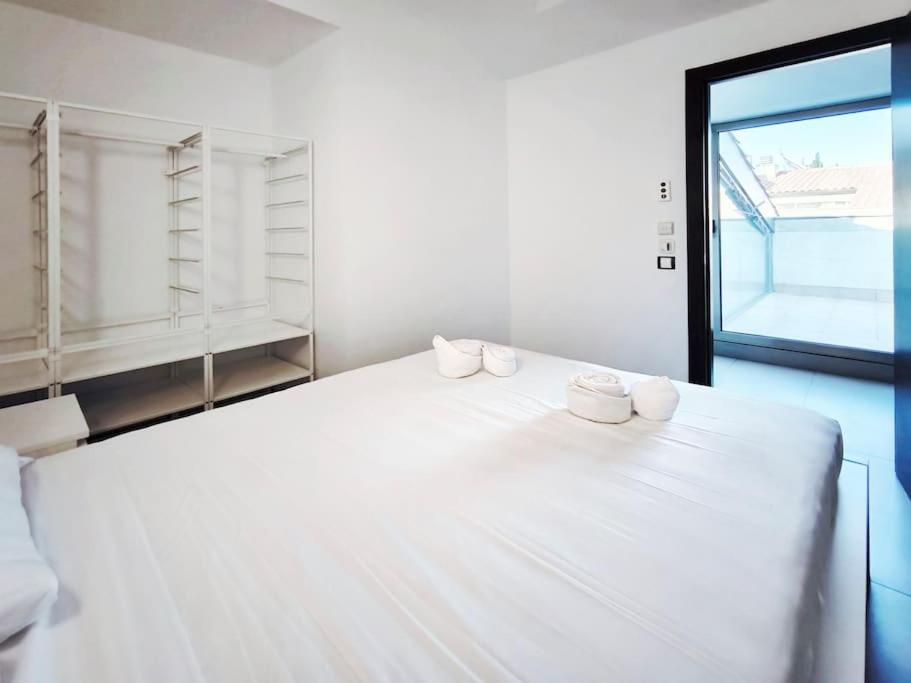Moderno Apartamento Duplex En Terrassa Centro Buitenkant foto