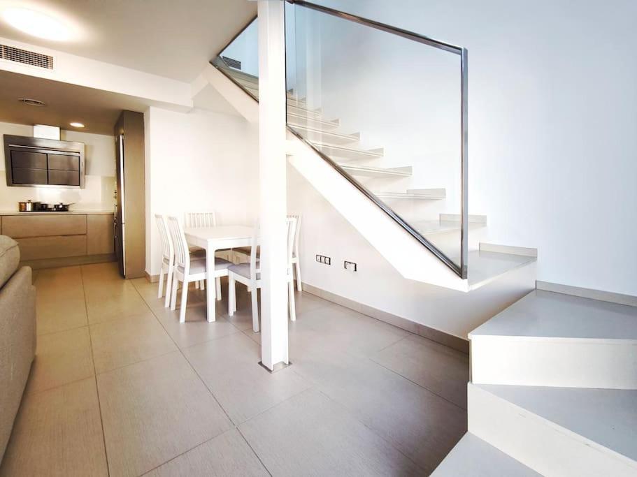 Moderno Apartamento Duplex En Terrassa Centro Buitenkant foto